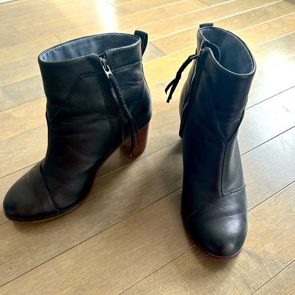 Toms ankle boots with zipper. Black, with brown heel, size 7.5 - Picture 2 of 6